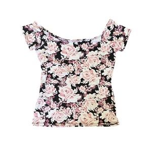 Garage off the shoulder top ! ❣️